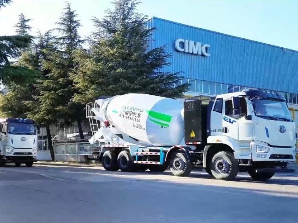 中集凌宇2025年喜迎開門紅，解放＆凌宇新能源攪拌車批量啟航赴華南大區！