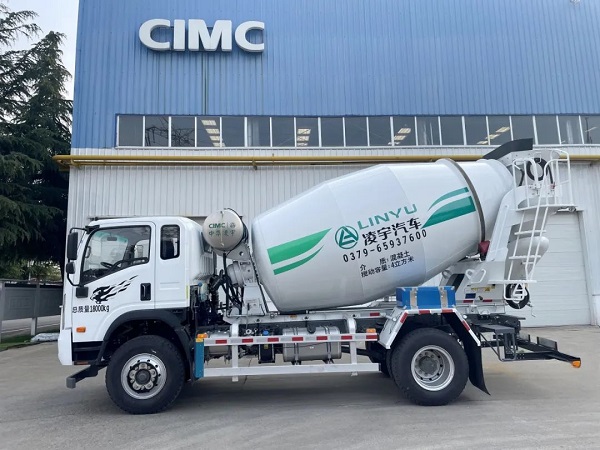 凌宇二橋攪拌車，一車適用多場景，四項(xiàng)核心優(yōu)勢