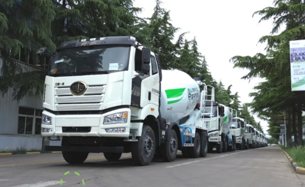 【發(fā)車新聞】看！TA們列隊(duì)成行，趕上春夏交接的“末班車”！