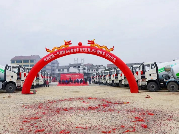 “實力新秀”開進紅色井岡山，60臺交車盛宴客戶樂開顏